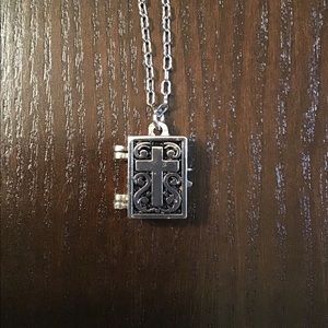 Silver bible openable locket 18 in chain